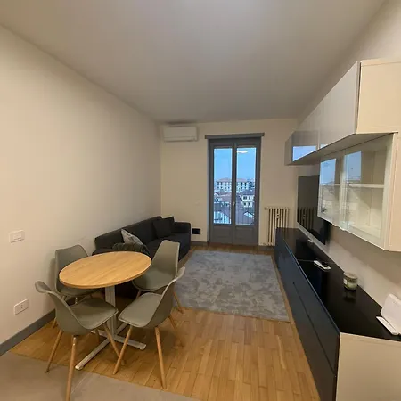 App Novara Centro Free Parking & Self Check In 24H Apartamento *