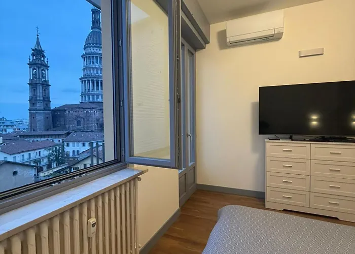 App Novara Centro Free Parking & Self Check In 24H * Novara