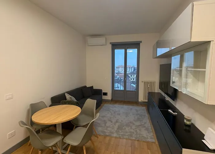 App Novara Centro Free Parking & Self Check In 24H Apartamento *