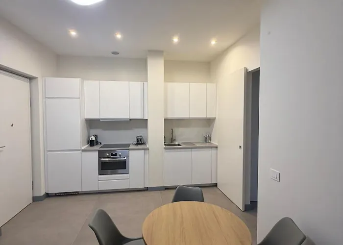 App Novara Centro Free Parking & Self Check In 24H